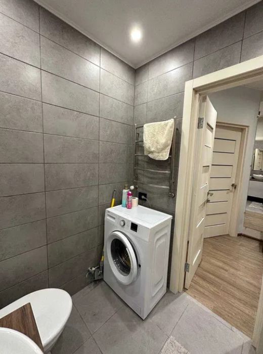 Продаж квартири з ремонтом в заселеній новобудові