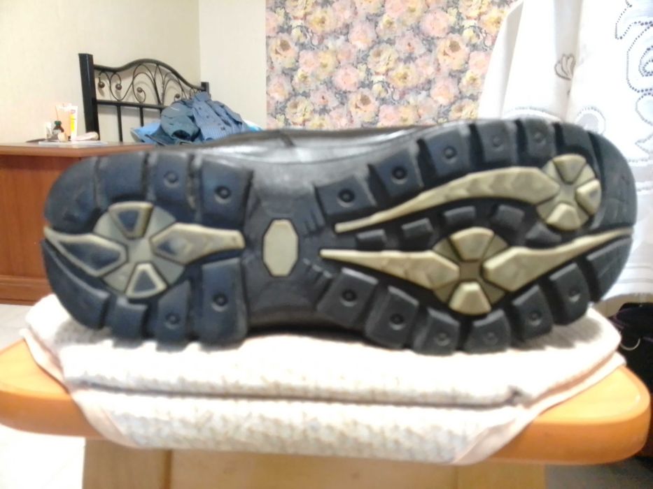 Продаются зимние ботинки