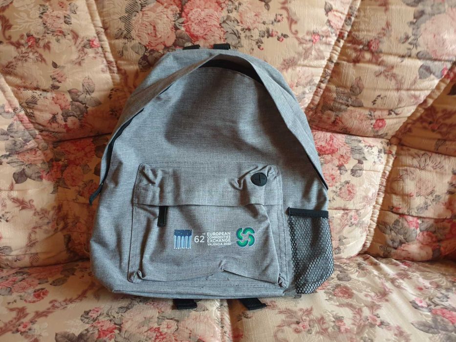 Plecak szary , rozmiar średni