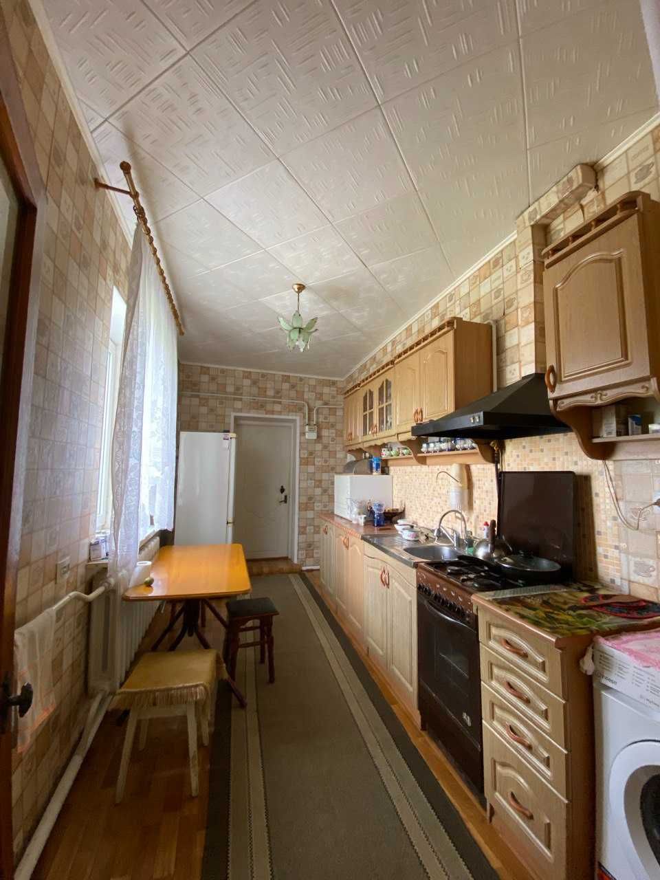 Продам 2х этажный дом Великий Дальник, центр