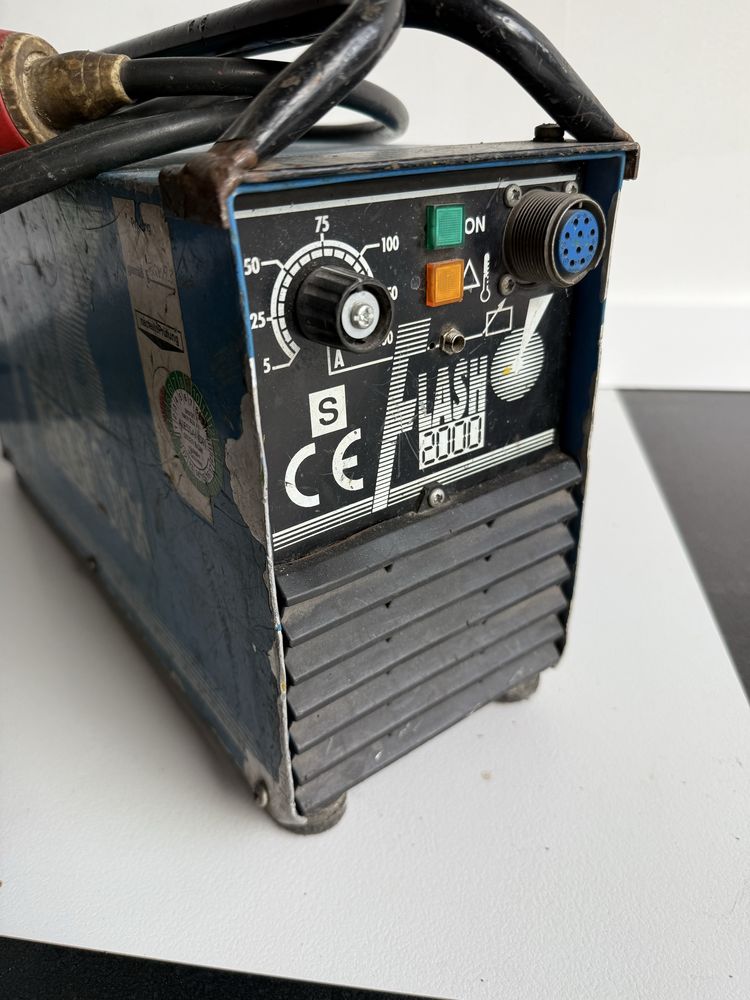 Spawarka inwetorowa Flash 2000 Zasilanie silowe 380 V