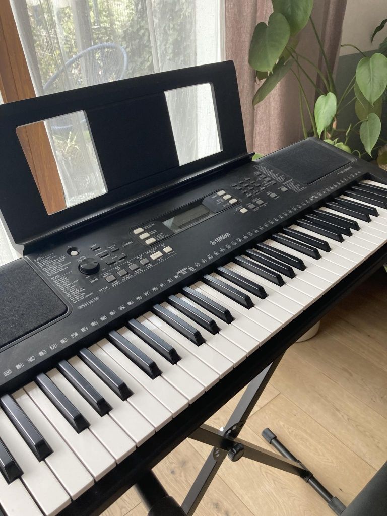 Yamaha E 363+ podstawka i krzeslo