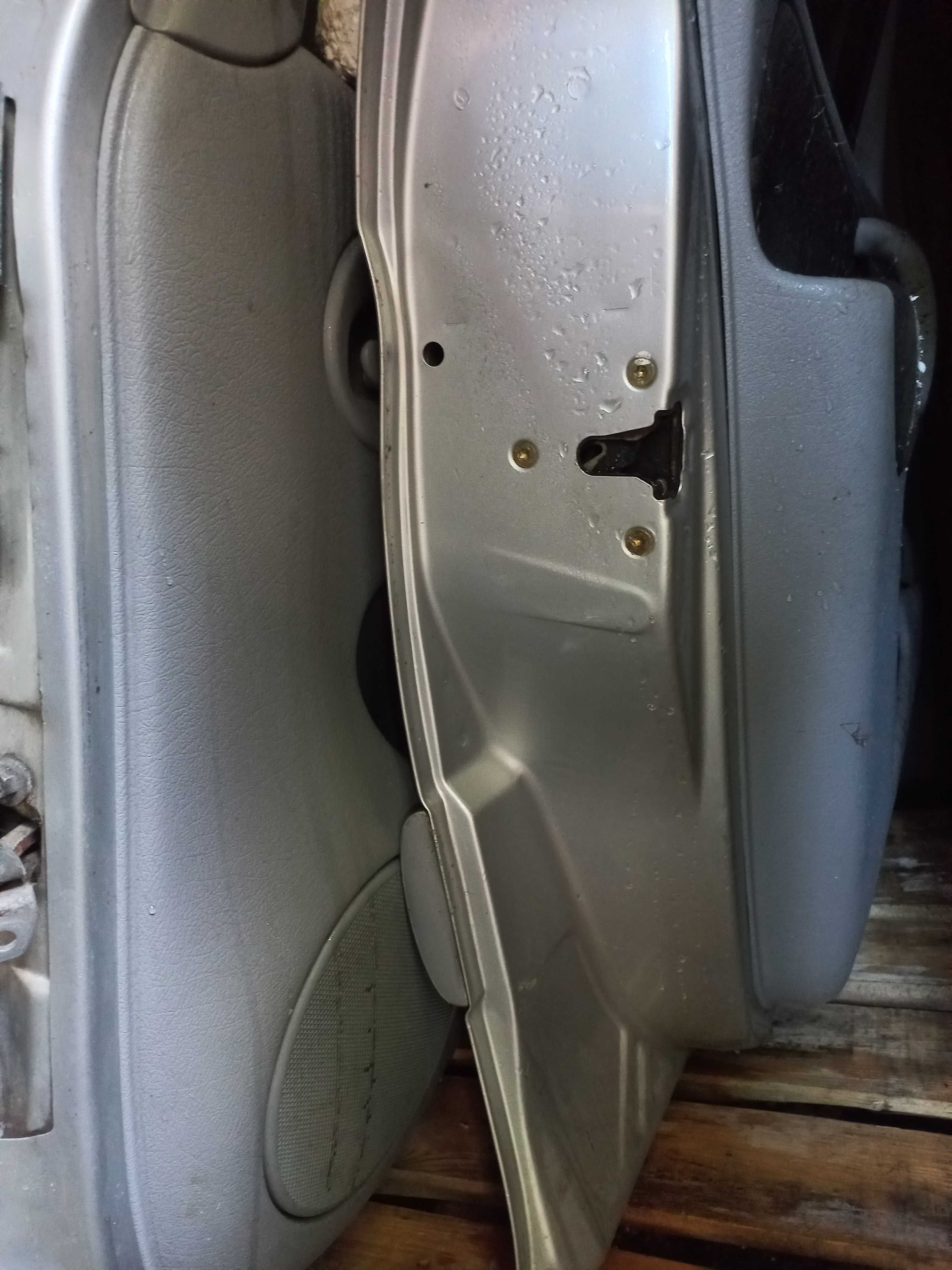 drzwi kpl Citroën Xsara Picasso..błotnik lampy tył