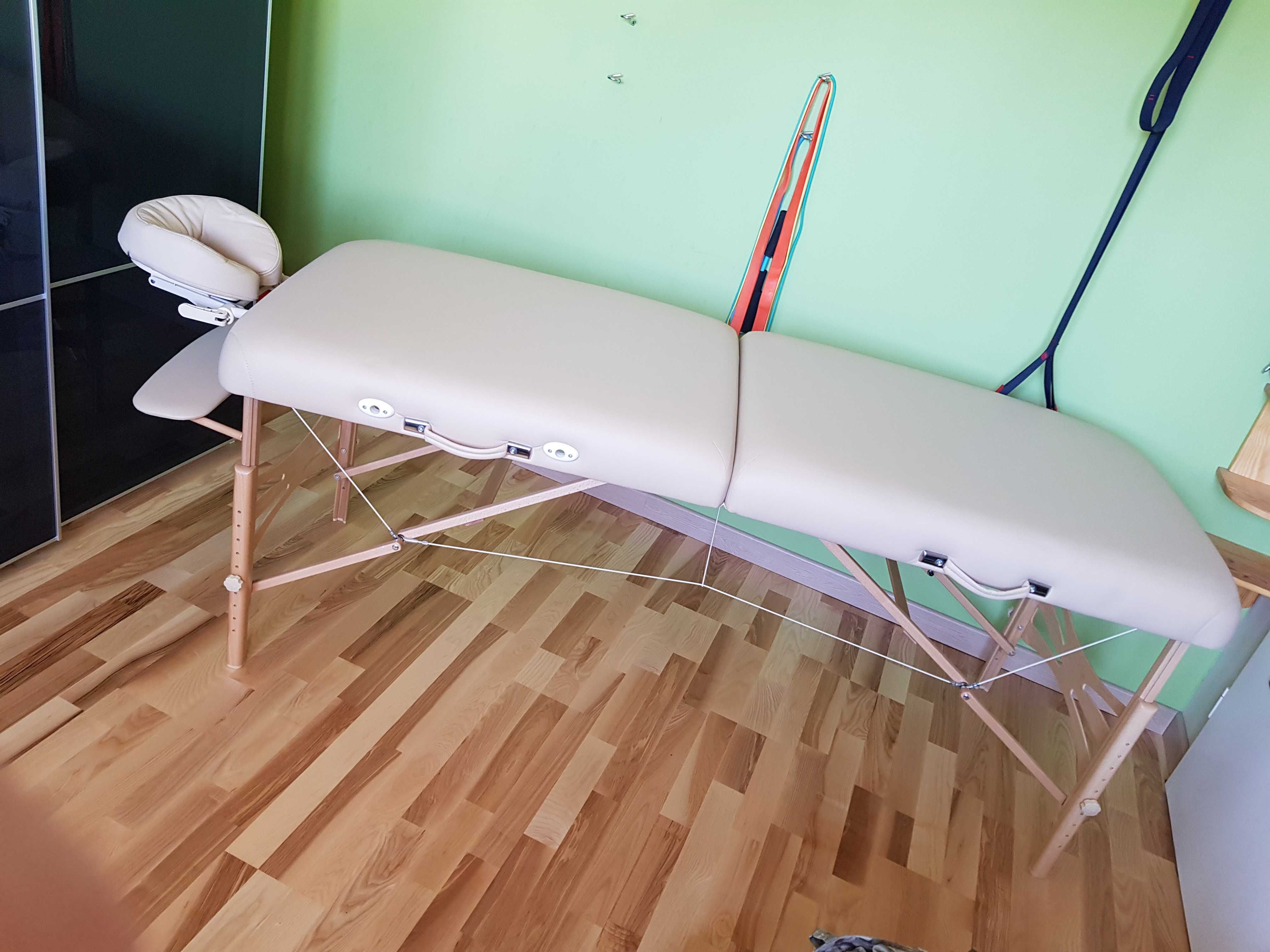 Stół do masażu Habys z wyposażeniem.