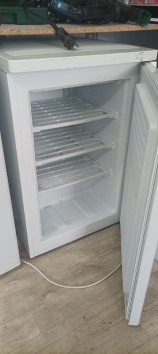 морозильна камера    з Німеччини