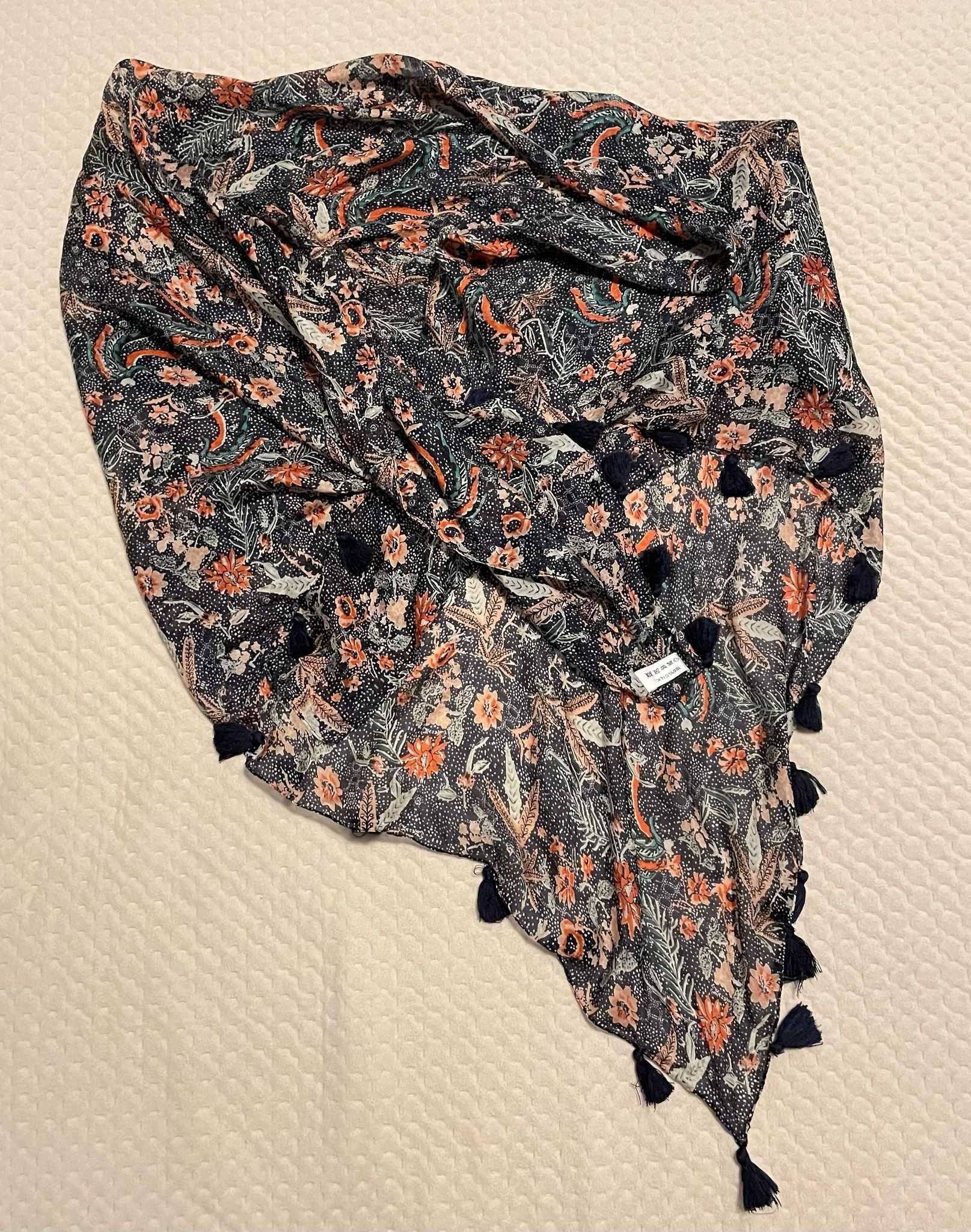 Sukienka Patrizia Aryton 100% rayon + chusta 100% jedwab naturalny.