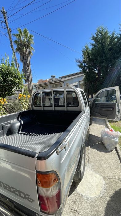 mazda b-2500 pick up 4x4