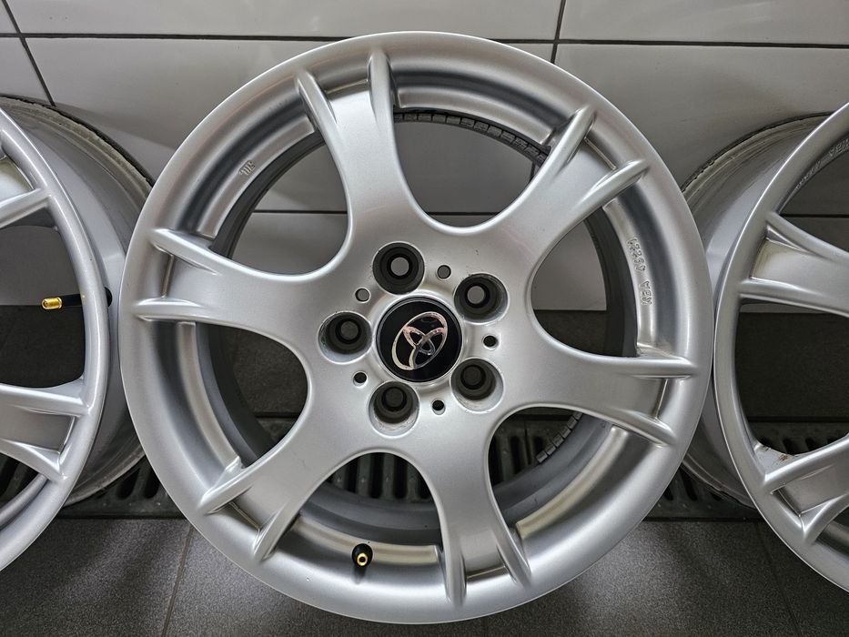 Alufelgi 16 5x114,3 Toyota Auris Corolla Verso Avensis Rav4 Suzuki