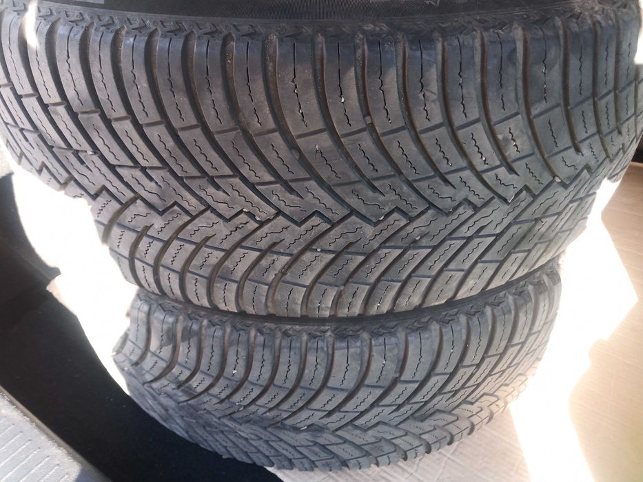 Гума Pirelly всесезонна