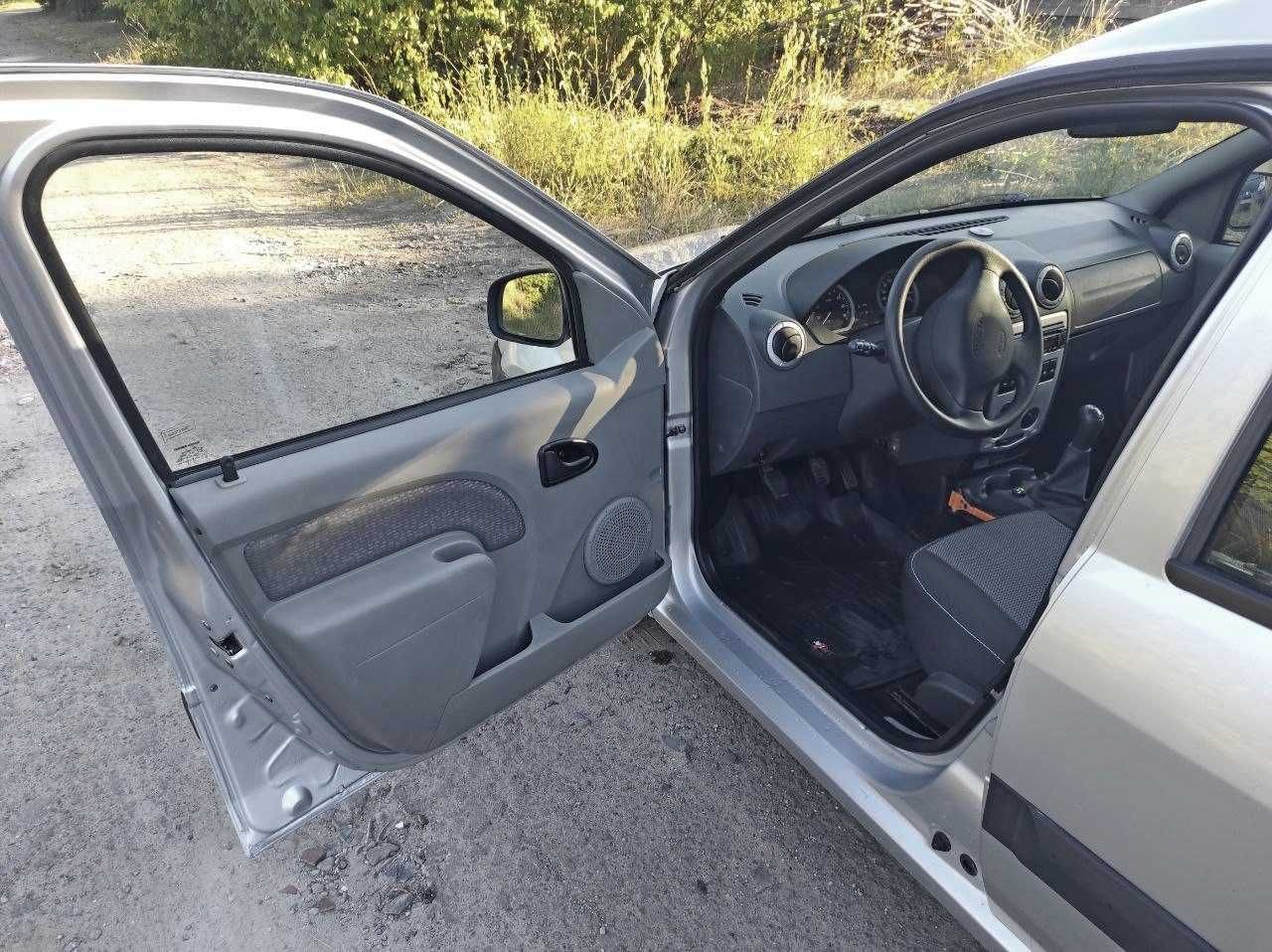 Dacia Logan MCV 1.6 16v Laureate 2008