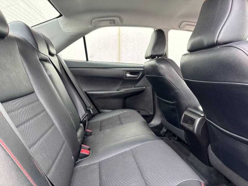 2017 Toyota Camry SE