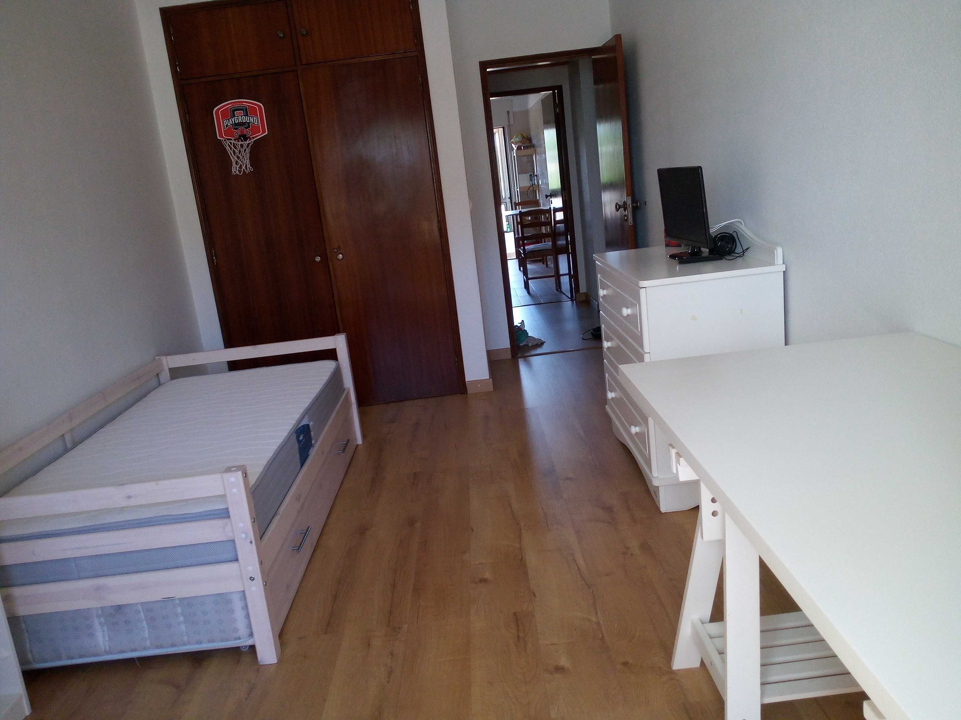 Quarto em Vila Nova da Caparica