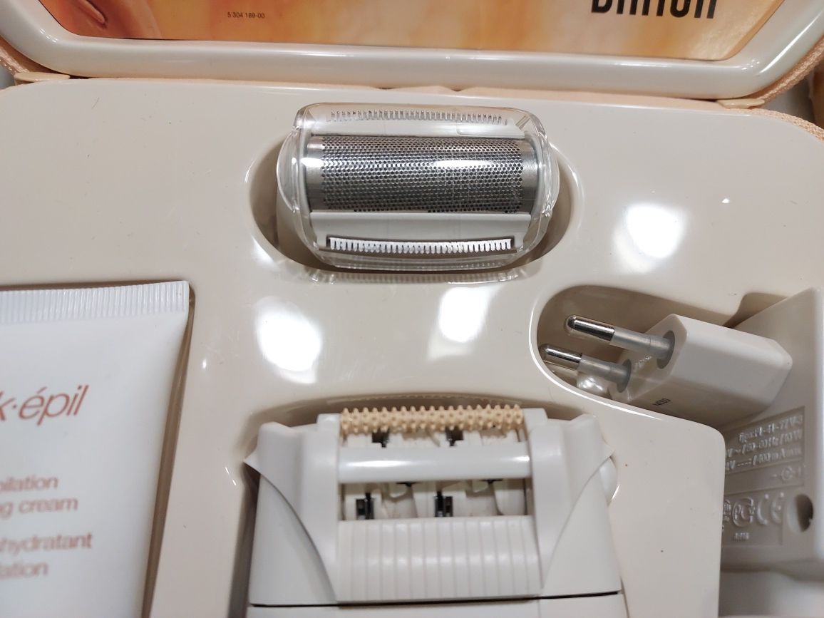Depilator BRAUN do włosów z wymiennymi końcówkami