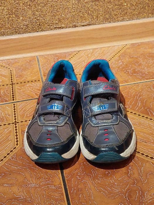 Buty chłopięce świecące r. 31