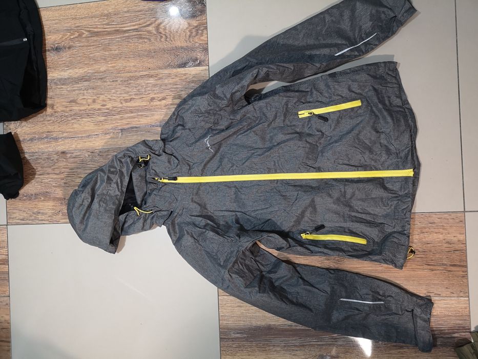 Wiosenna kurtka wiatrówka sportowa rozmiar L