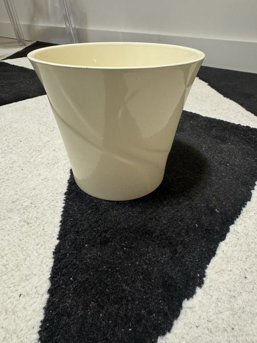 Osłonka na doniczkę beżowa