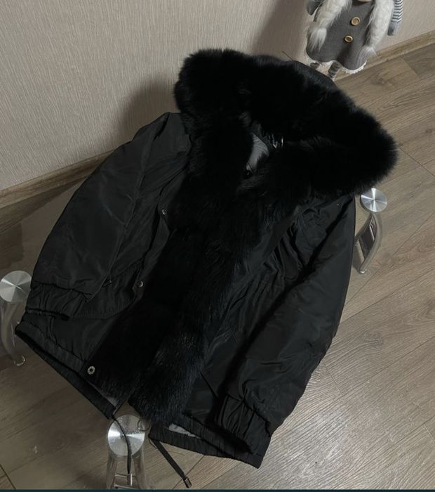 Парка куртка чорна з натуральним хутром,мехом розмір М