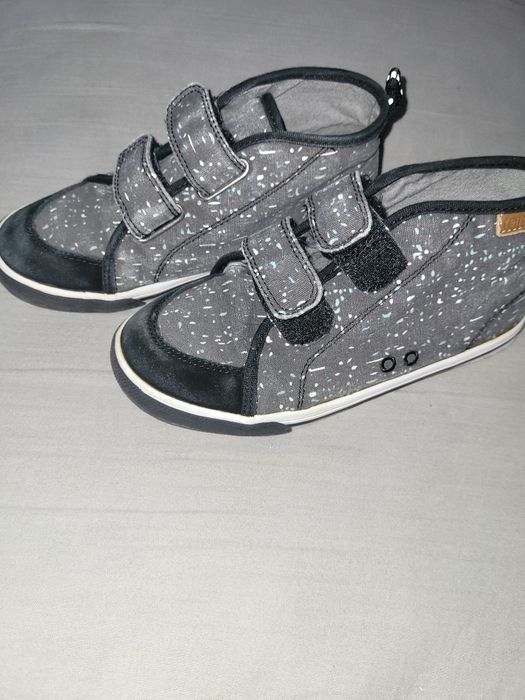 Buty sportowe numer 34