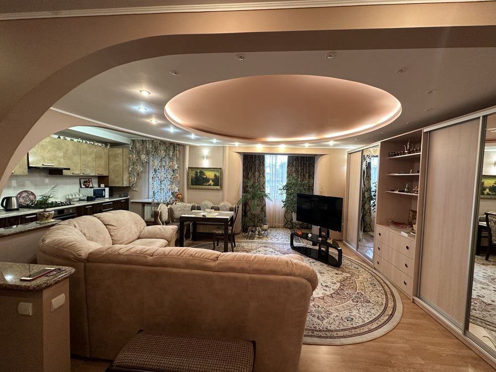 Продаж 3 кім. квартири у центрі, ремонт, меблі, АГВ