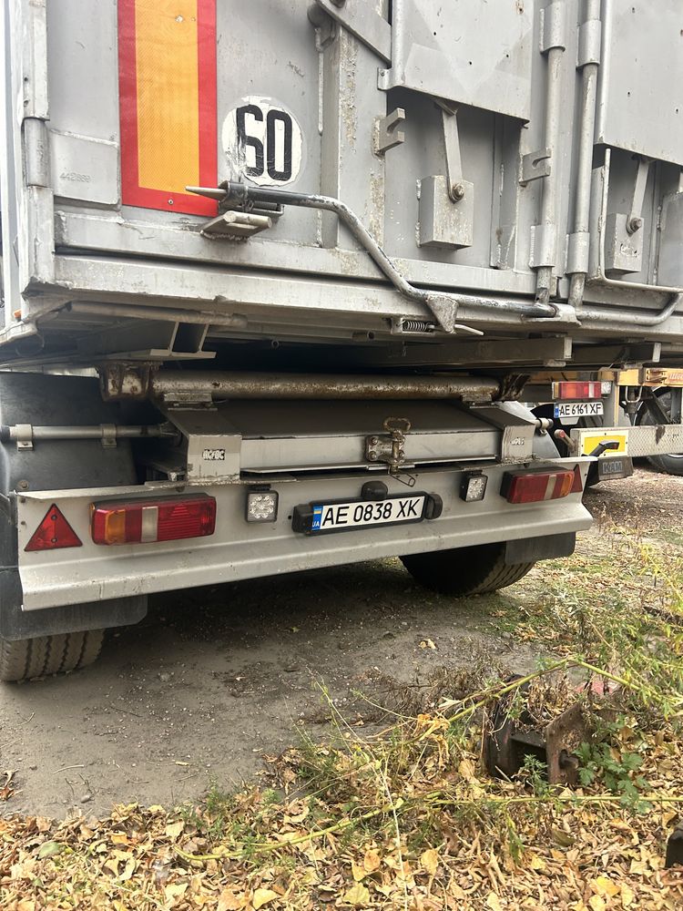 Напівпричіп- самоскид, зерновоз