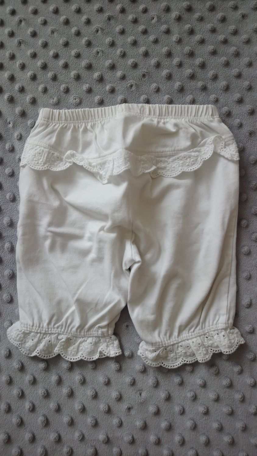 Spodenki Newbie z falbankami 80