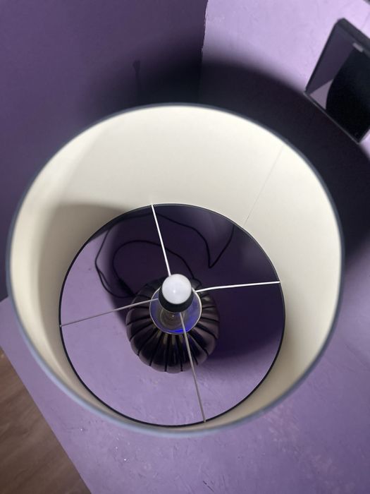 Candeeiro Grande com Base Prateada e Abajur Preto