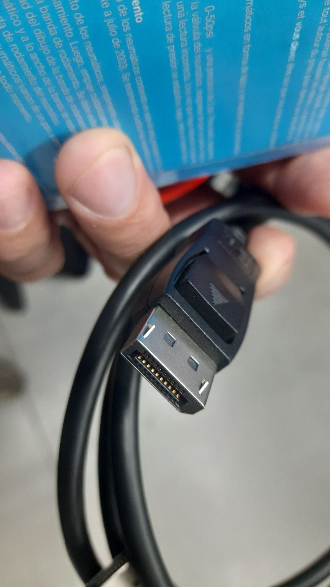Dp8k DisplayPort  1.8 м — інтерфейсний кабель