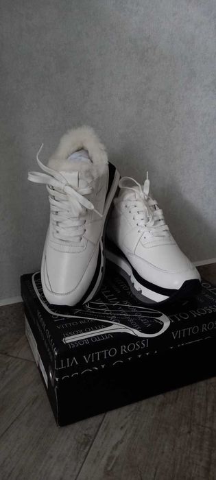 Женские Зимние Кроссовки VITTO ROSSI.
