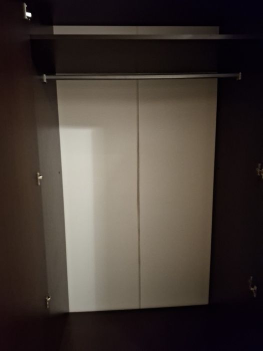 Продам шкаф в спальню.