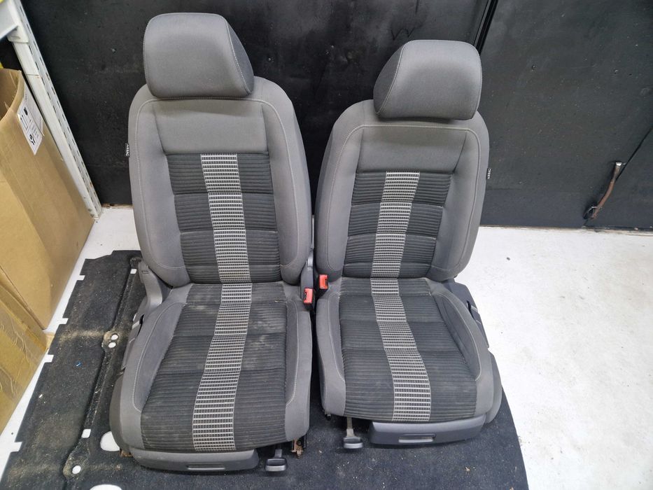 Fotele Vw Touran I FL