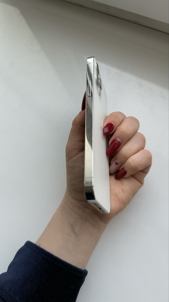 Продам СВІЙ iPhone 12 pro 256 gb, neverlock білий