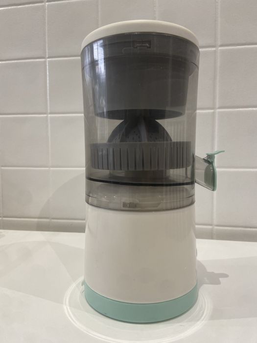 Espremedor de Fruta Eletrico