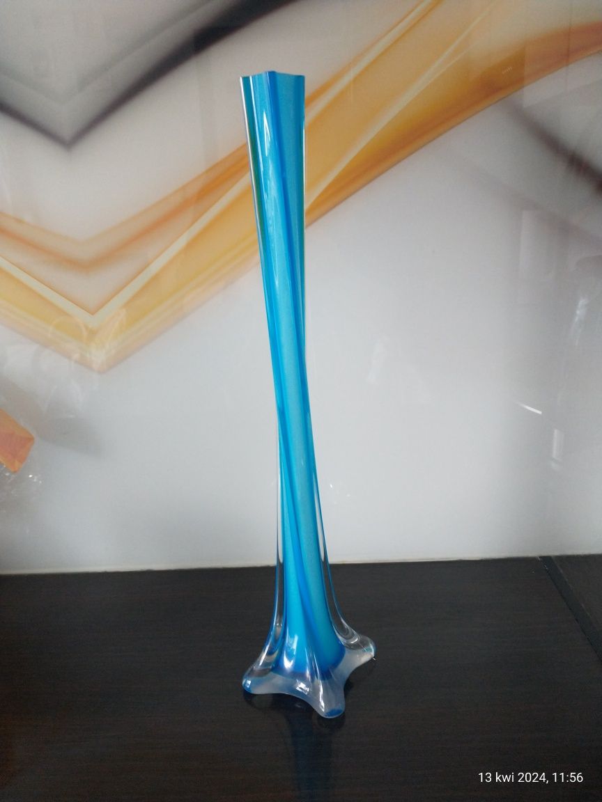 Elegancki wazon kolor niebieski