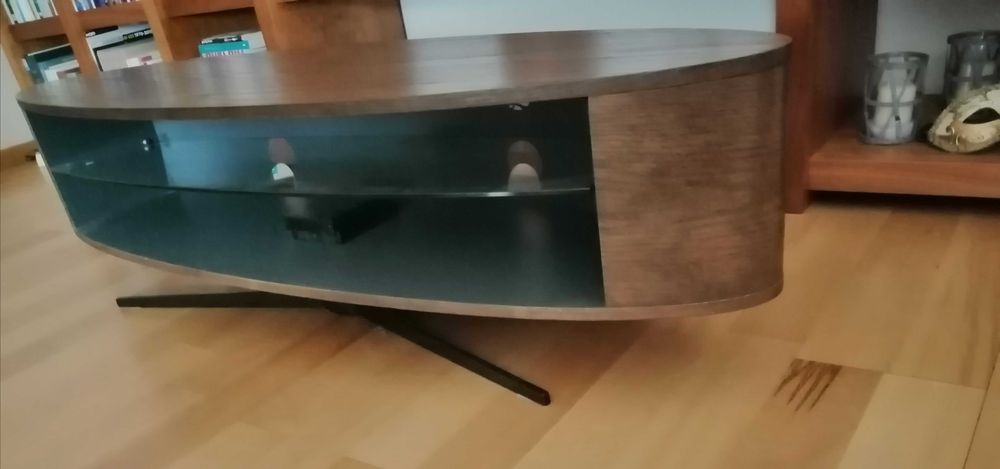 Móvel tv & multimédia de design. Excelente estado.