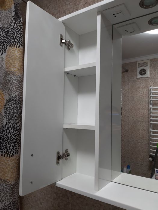 Тумба з умивальником +дзеркало