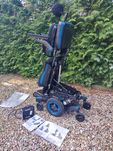 wózek inwalidzki elektryczny Quickie Q700M-UP z funkcją stania, winda