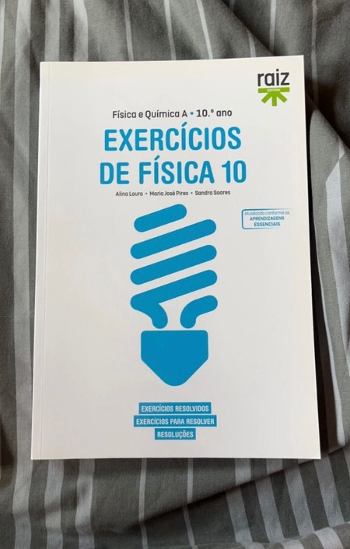 Livro de Exercícios de Física 10o ano Raiz