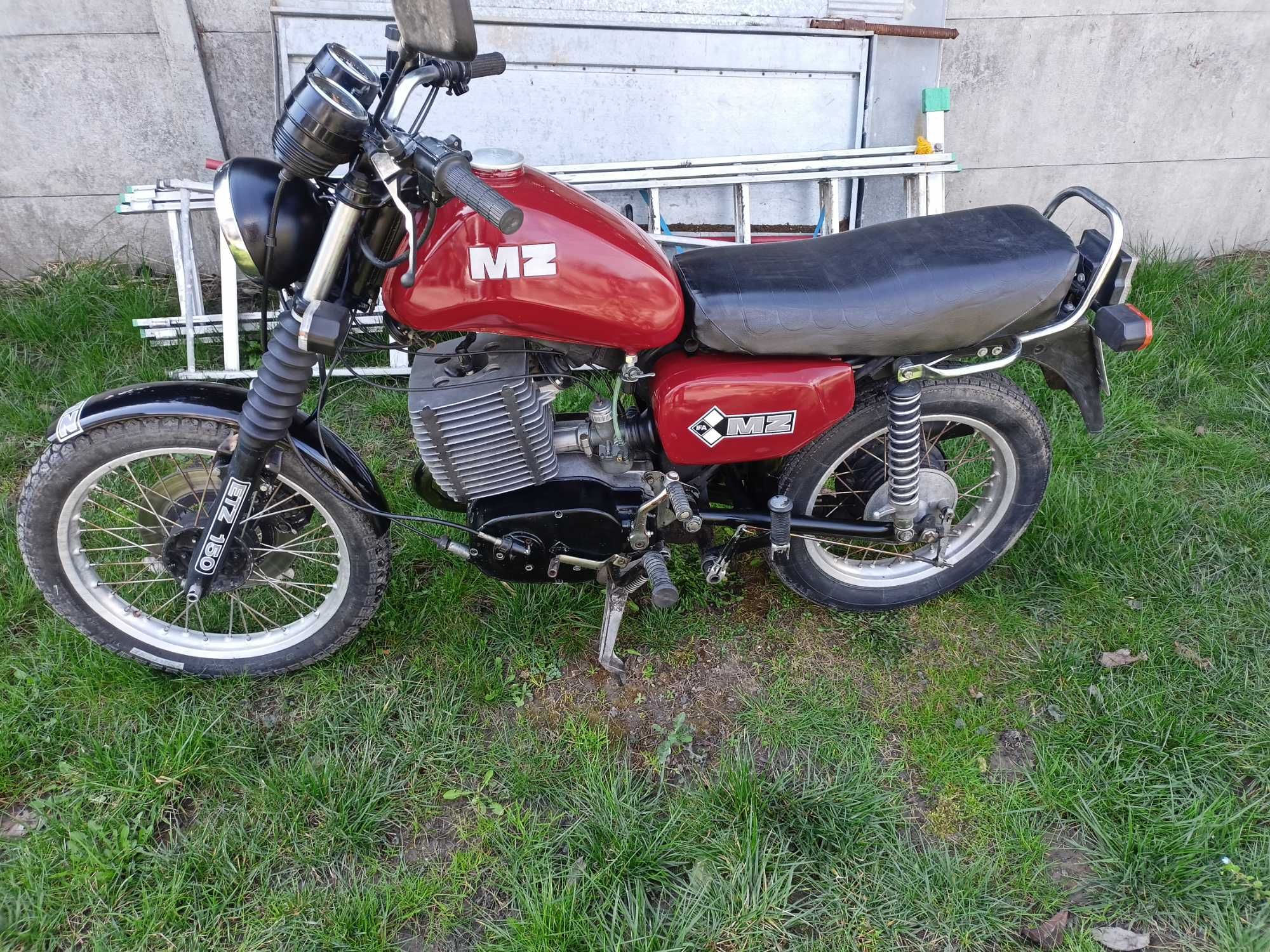 MZ ETZ 150 z silnikiem 250