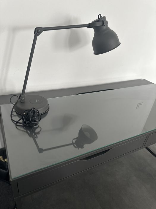 Biurko IKEA ALEX szare z szybą na wymiar, LAMPKA GRATIS