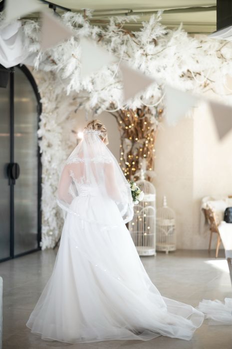 Весільна сукня в гарному стані