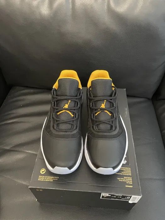 Оригінальні кроссовки Nike Air Jordan 11 Low  CW0784-071