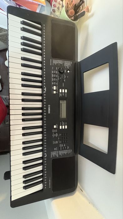 Teclado musical Yahama