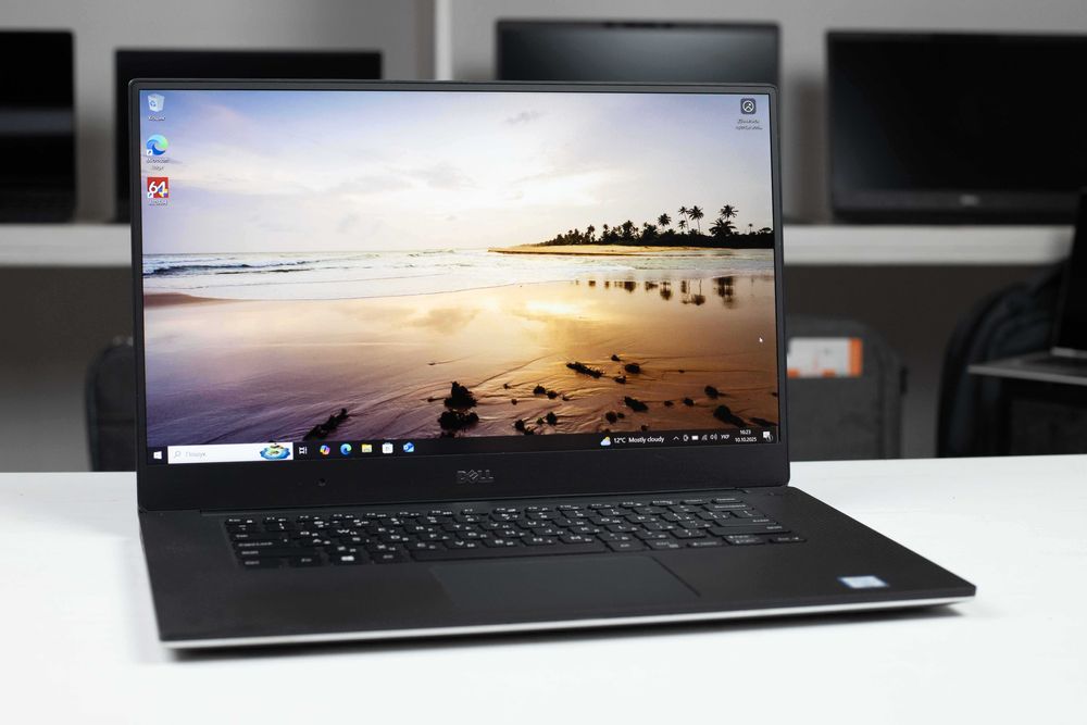 Dell Precision 5520 i7-6820HQ 32RAM 256SSD M1200 FHD IPS 15.6”