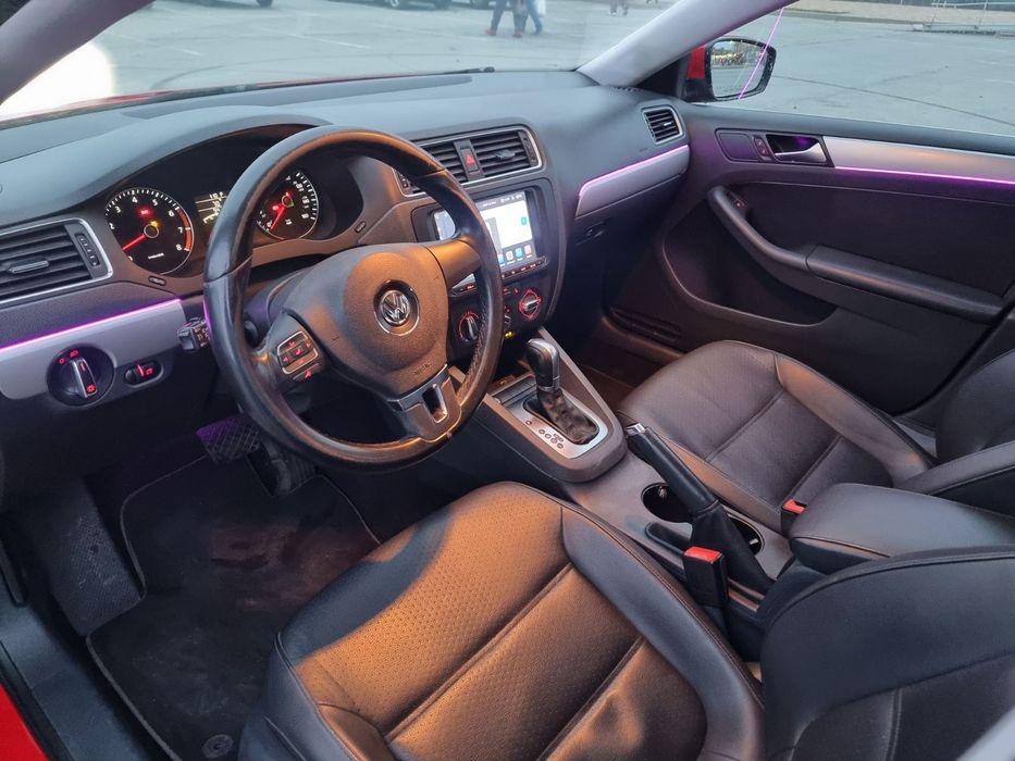 Продам автомобіль Volkswagen Jetta 2014 1,8