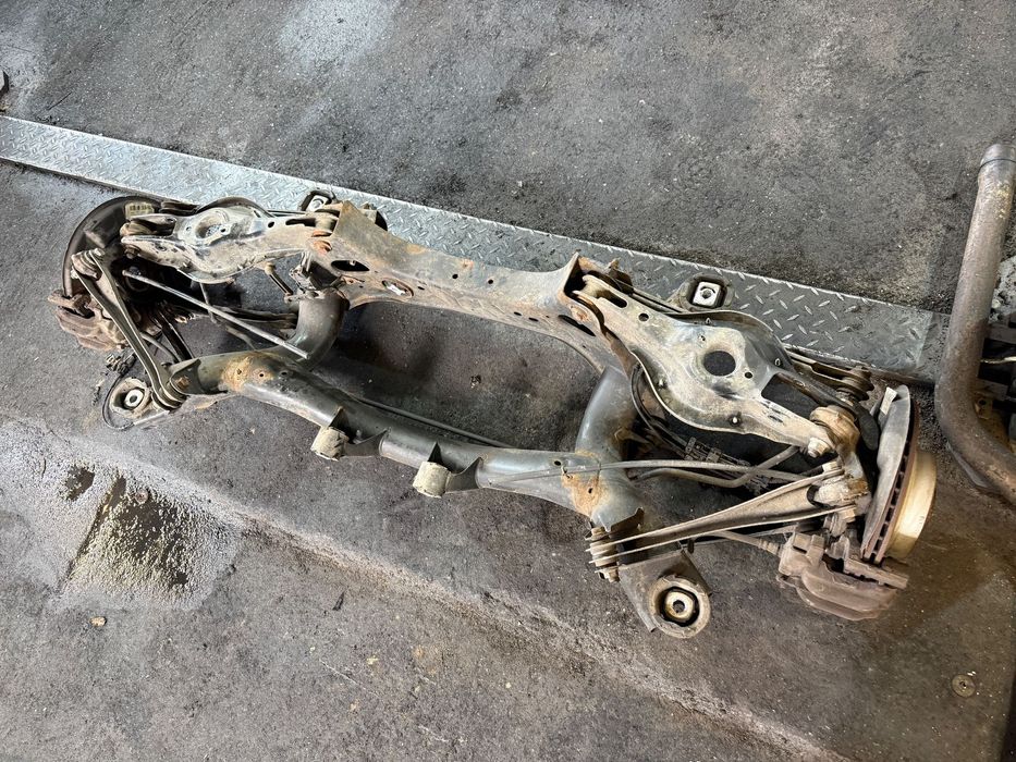 Sanki wózek belka tył tylna Bmw f30 f31 318d 320d