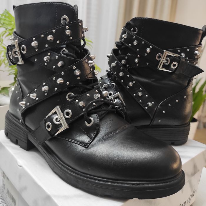 Trzewiki DeeZee rozmiar 40