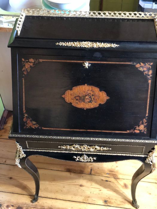 Bardzo ładny sekretarzyk XIX w , intarsja !!!