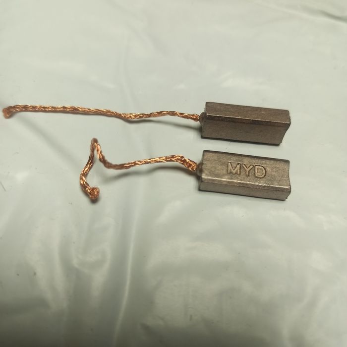 Щітки міднографітові для ремонту електродвигунів.