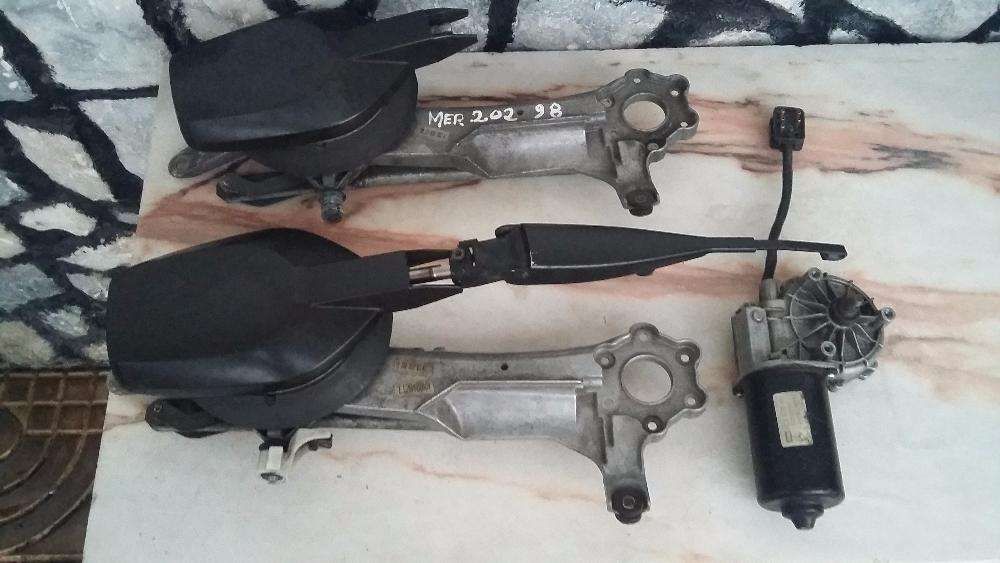 Motor e braços de limpa pára-brisas de Mercedes