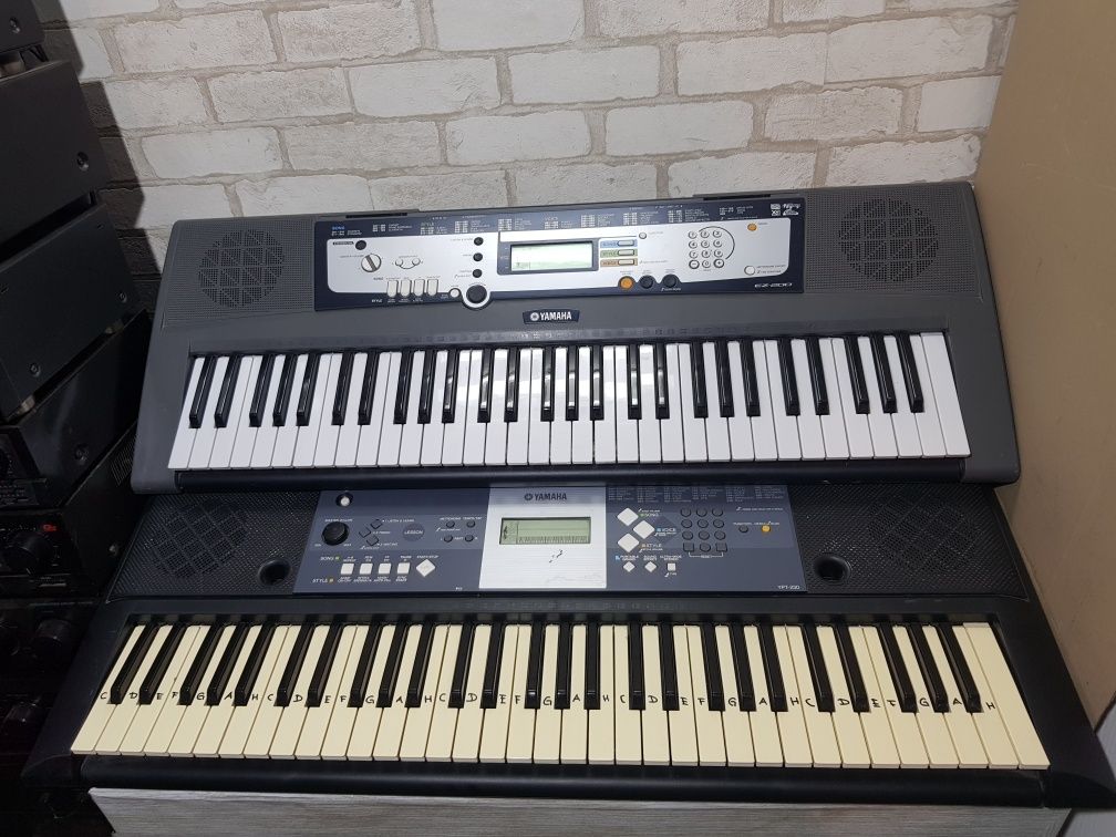 Синтезатор  Yamaha YPT-230/Yamaha EZ-200 б/у з Німеччини